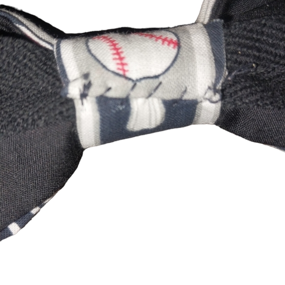Hand Crafted Bowtie NY Yankee themed NWOT - Picture 3 of 7